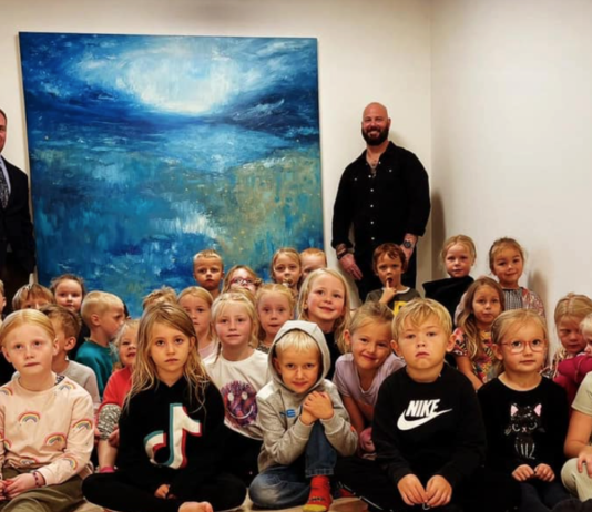 Gjöf til Grunnskólans í Hveragerði